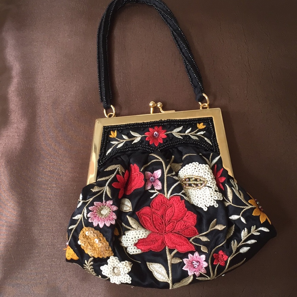 BEAUTIFUL BEADED EVENING PURSE